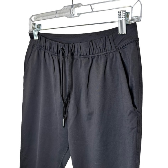 Lululemon Women’s Black Capri Athletic Pants 4 - Picture 7 of 8
